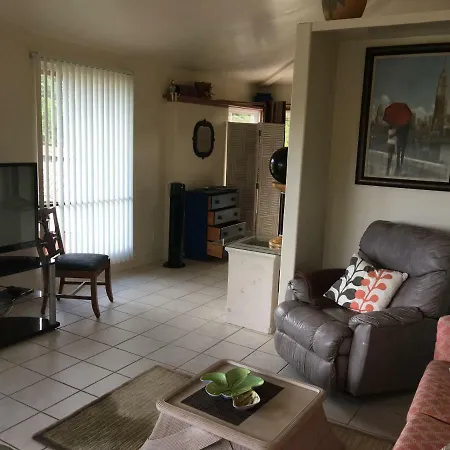 Mediteranean Style Ohana Rental / Loft & Sundeck Panoramic Ocean View